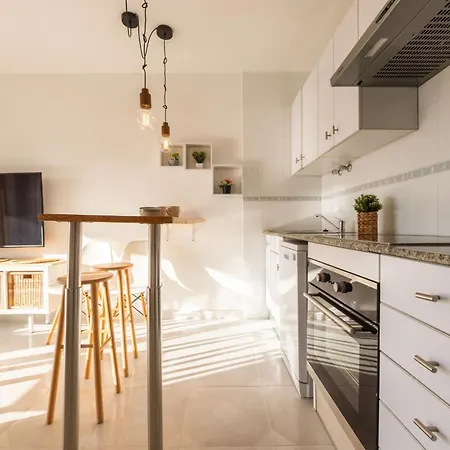 Neptuno By Interhome * كامبريلس
